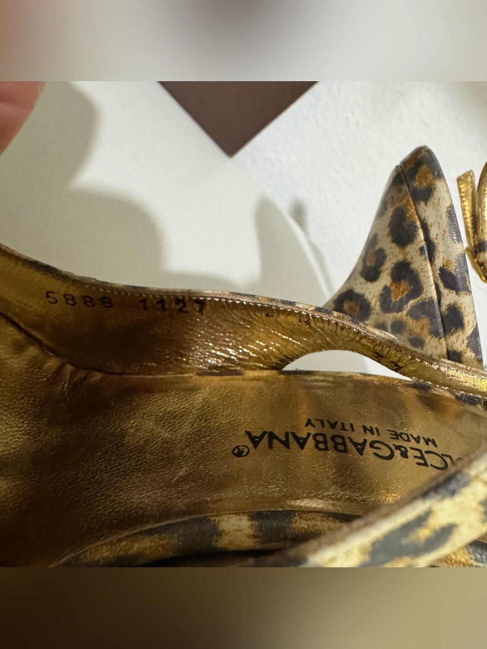 Dolce & Gabbana Leopard Print Slingback Heels with Gold Lining - Picture 4 of 6